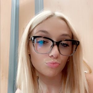 Meet your Posher, Lexi